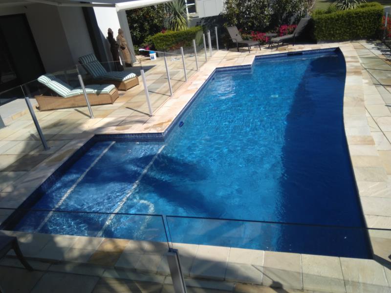 pool cleaner Hope Island