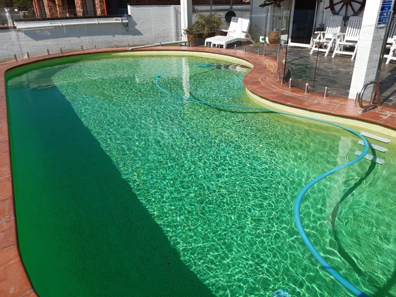 pool cleaner Paradise Point