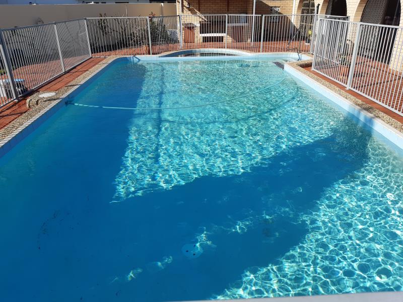 pool services Paradise Point