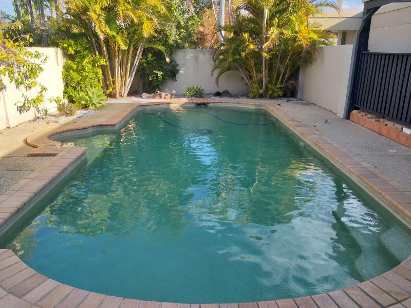 pool services Isle Of Capri