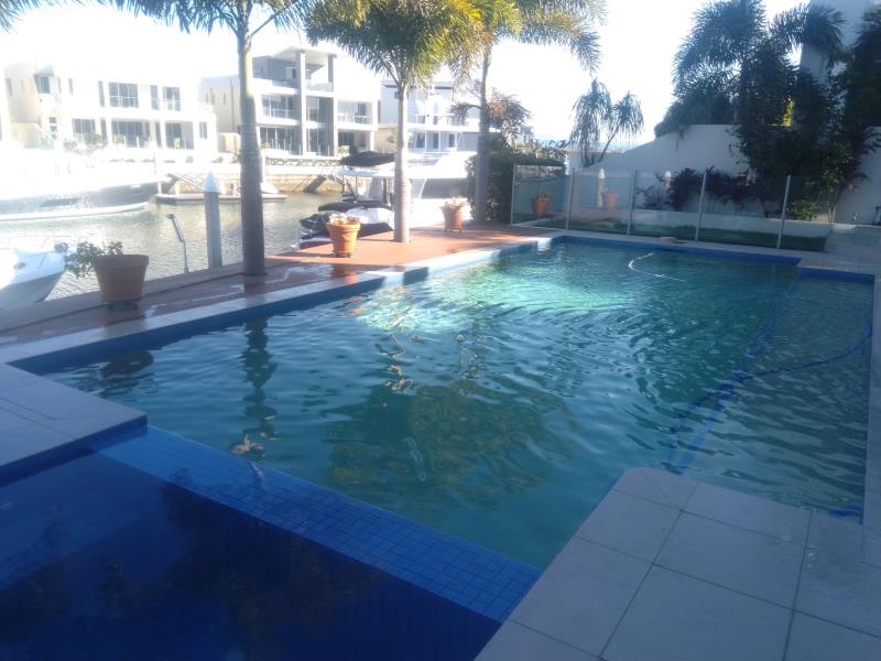 pool services Paradise Point