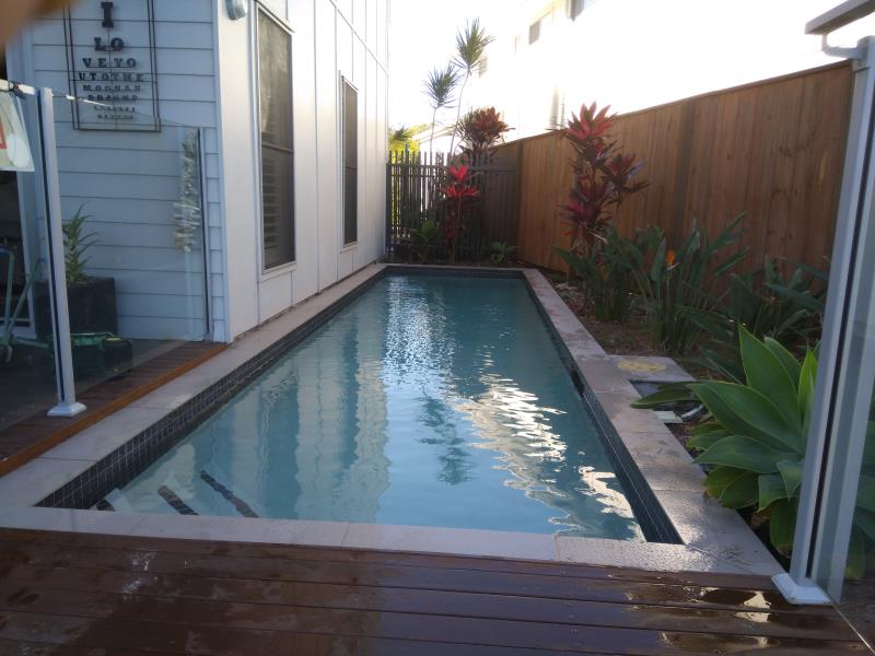 pool services Mermaid Waters