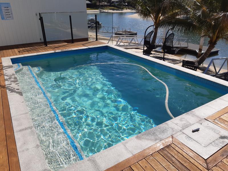 pool services Broadbeach Waters