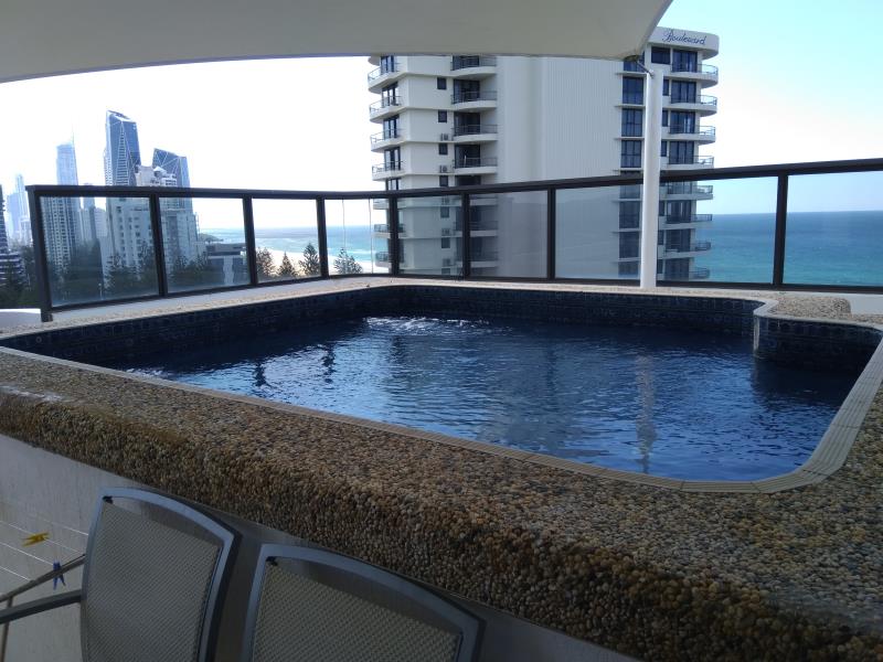 pool services Broadbeach