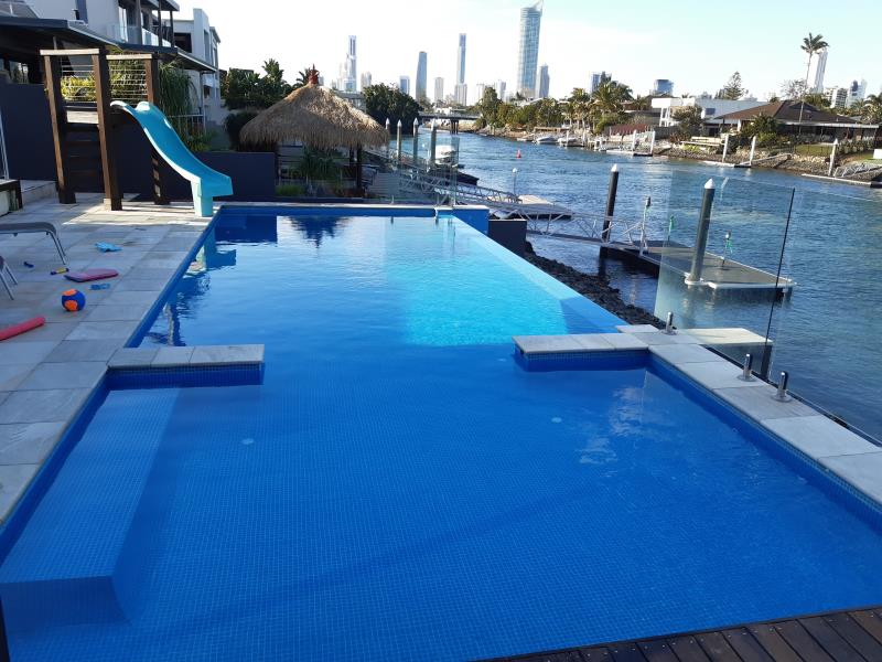 pool services Broadbeach Waters