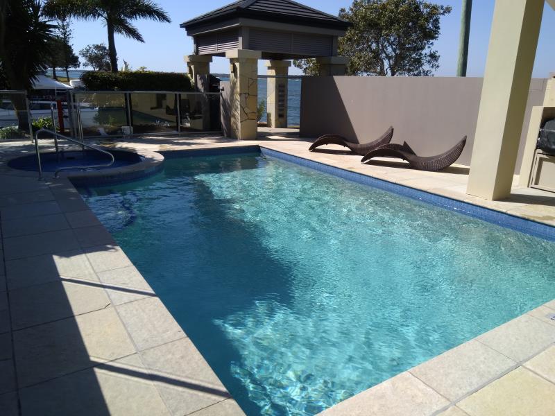 pool services Runaway Bay