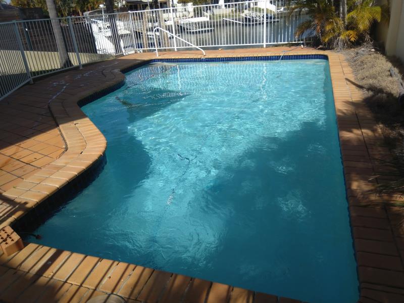 pool services Runaway Bay