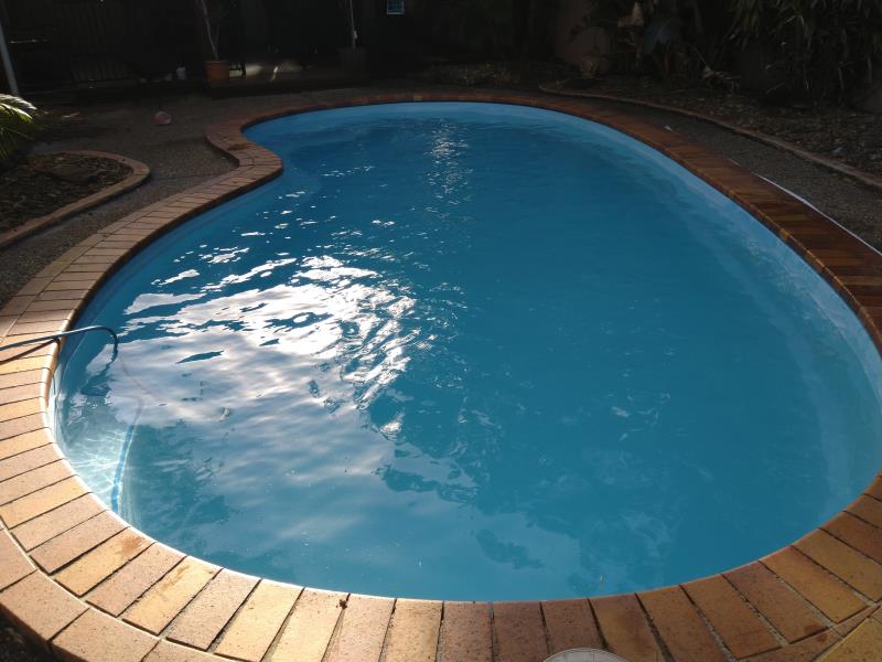 pool cleaner Runaway Bay