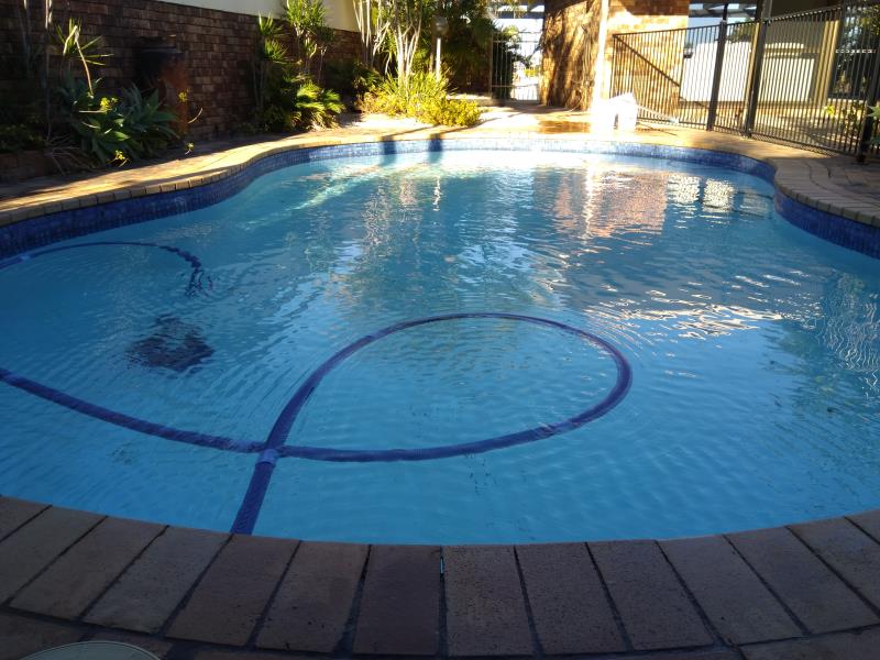 pool services Runaway Bay