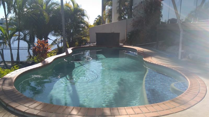 pool cleaner Clear Island Waters