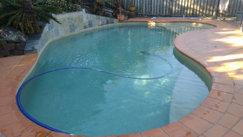 pool cleaner Robina