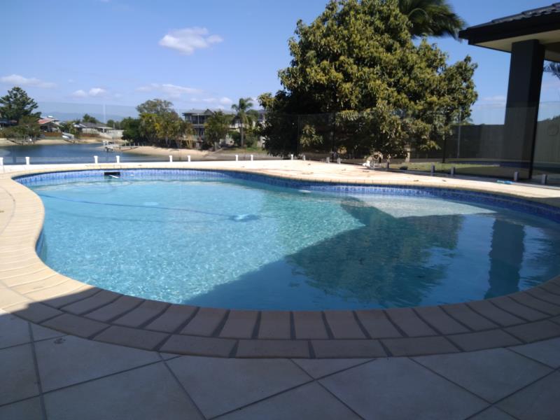pool services Broadbeach Waters