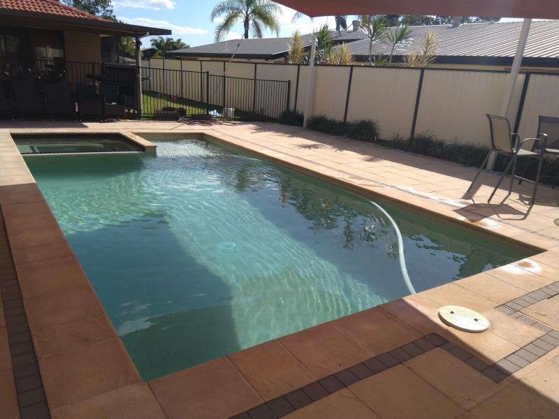 pool cleaner Ashmore