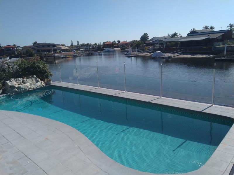 pool services Runaway Bay