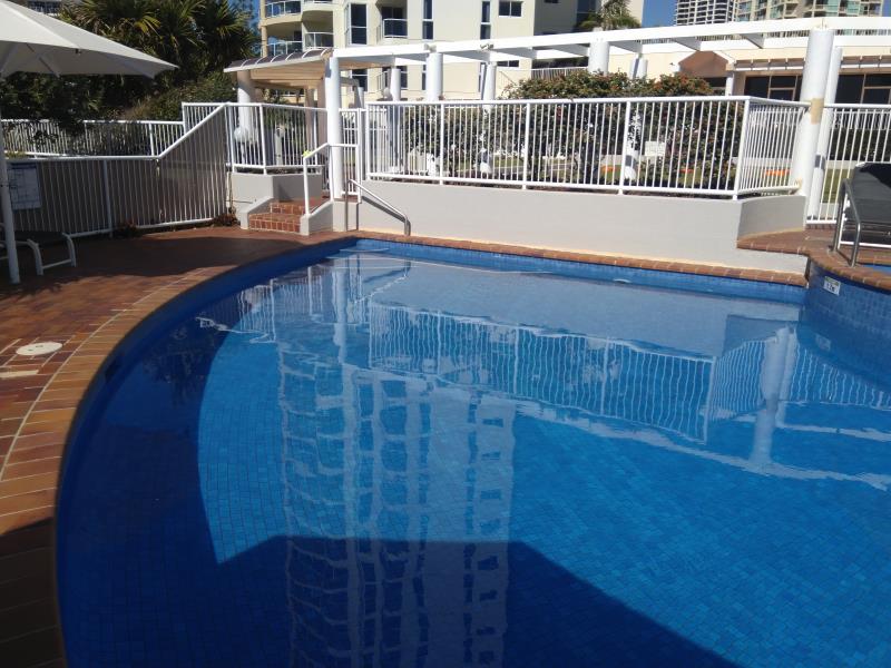 pool cleaner Southport