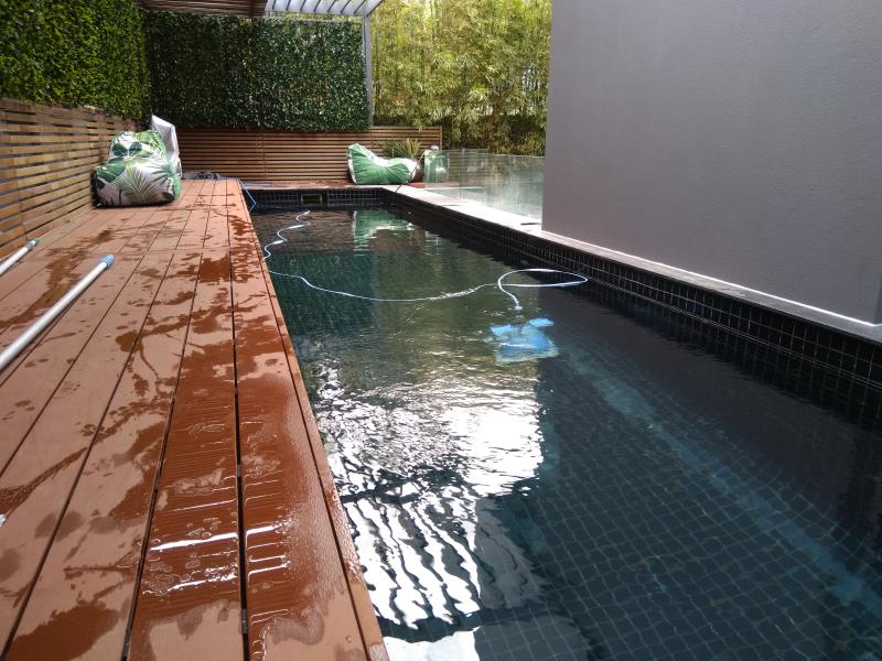 mobile pool cleaner Biggera Waters