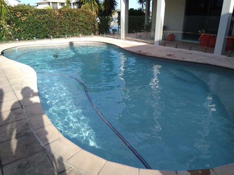 pool cleaner Paradise Point