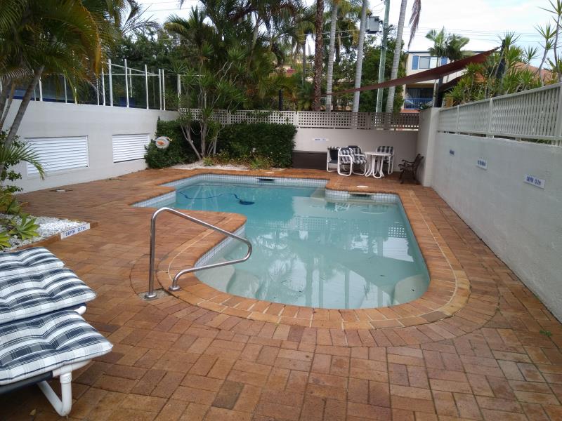 pool services Biggera Waters