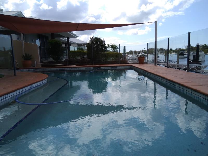 pool services Paradise Point