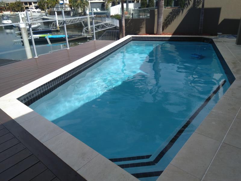 pool cleaner Paradise Point