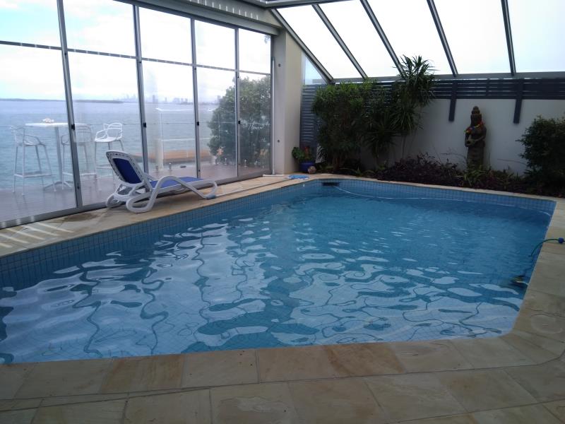 pool cleaner Paradise Point