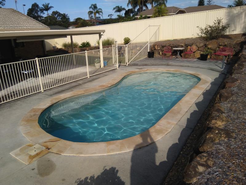 mobile pool cleaner Arundel