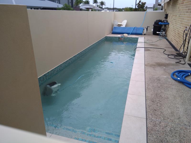 pool cleaner Hope Island