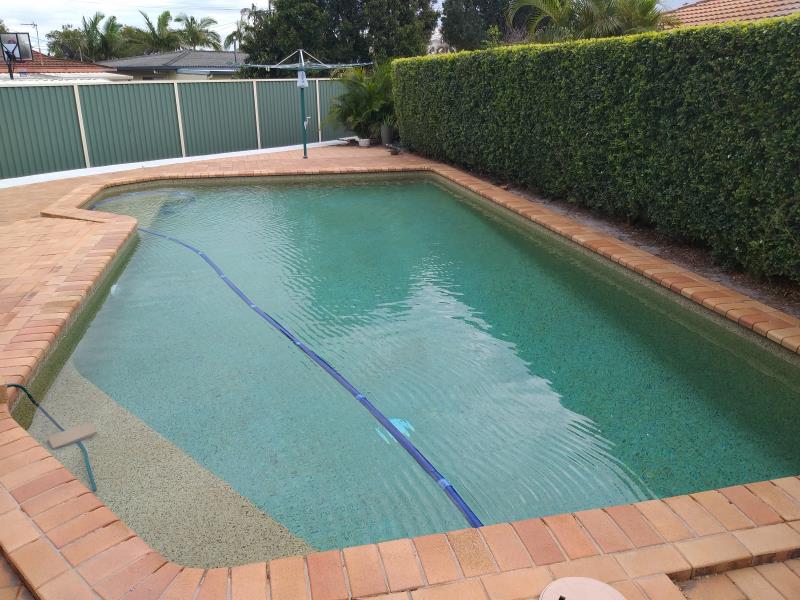 pool services Runaway Bay