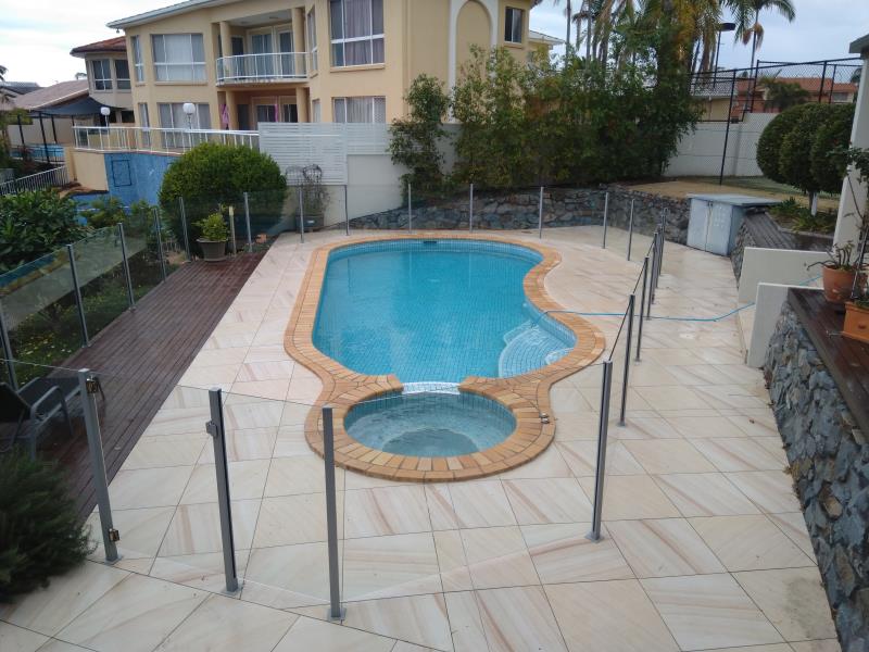 pool cleaner Surfers Paradise
