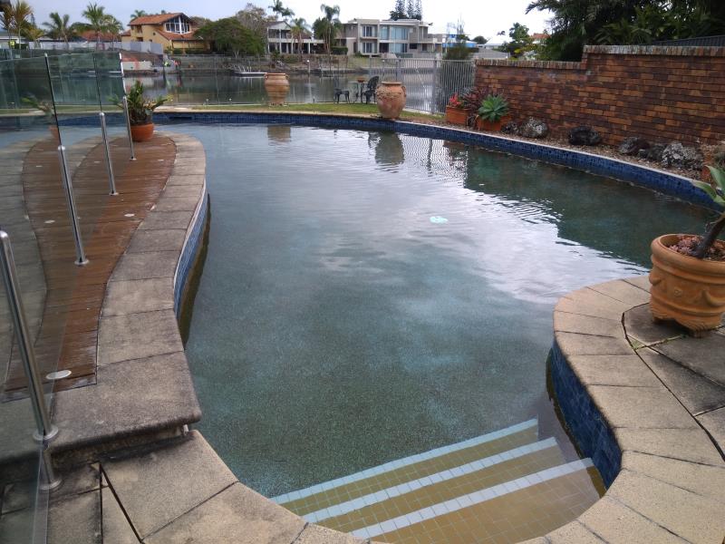 pool services Broadbeach Waters