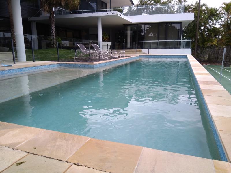 pool cleaner Broadbeach Waters
