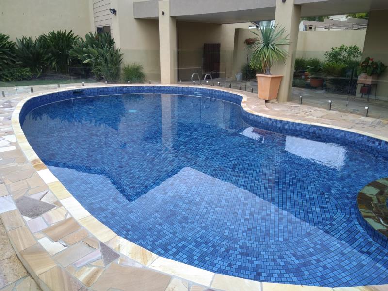 pool services Broadbeach Waters