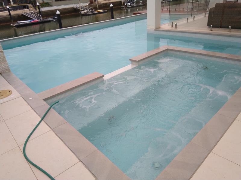 pool cleaners Biggera Waters