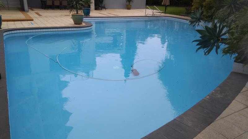pool cleaners Main Beach