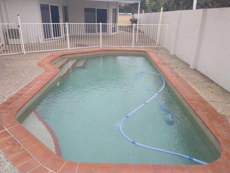pool services Runaway Bay