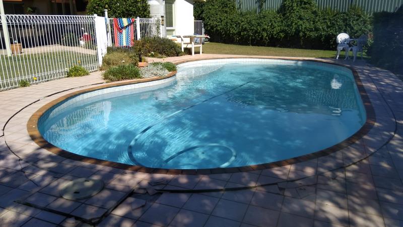 pool cleaner Arundel