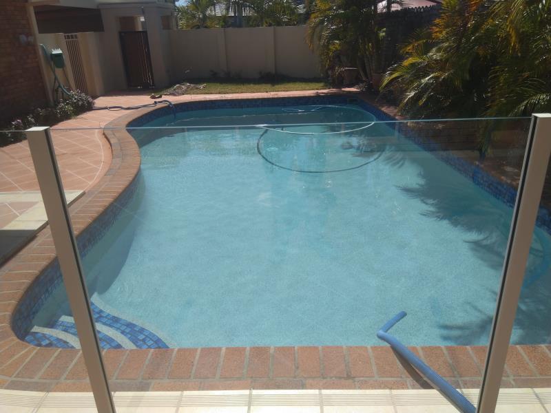 pool services Runaway Bay
