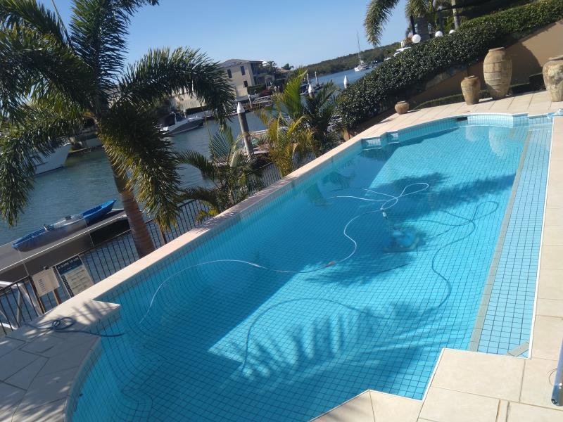 pool services Hope Island