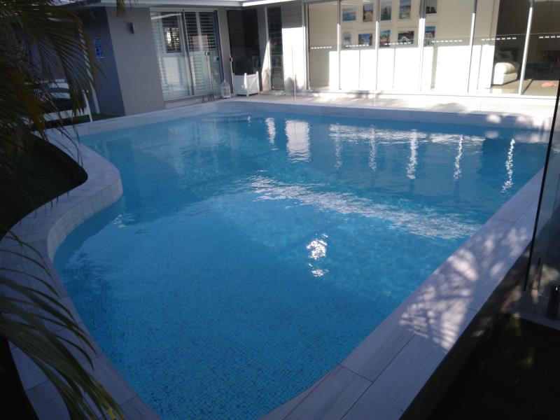 pool cleaners Bundall