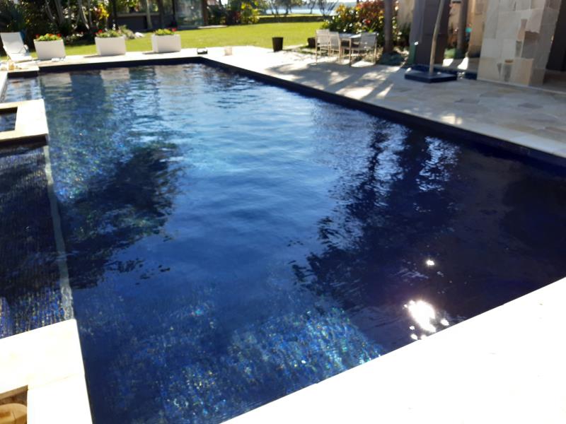 pool services Runaway Bay