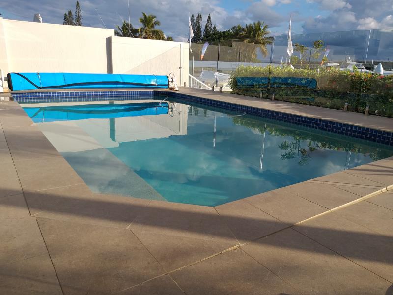 pool cleaner Paradise Point
