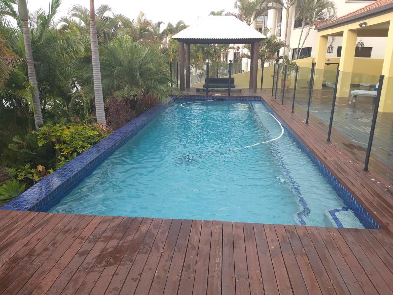 pool cleaner Benowa