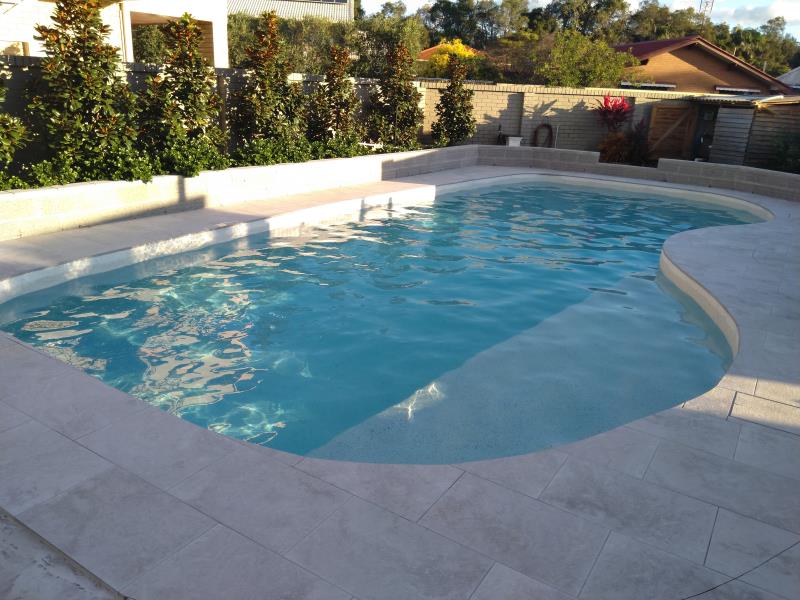 pool cleaners Coombabah