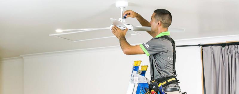Fort Knox Storage helping electricians