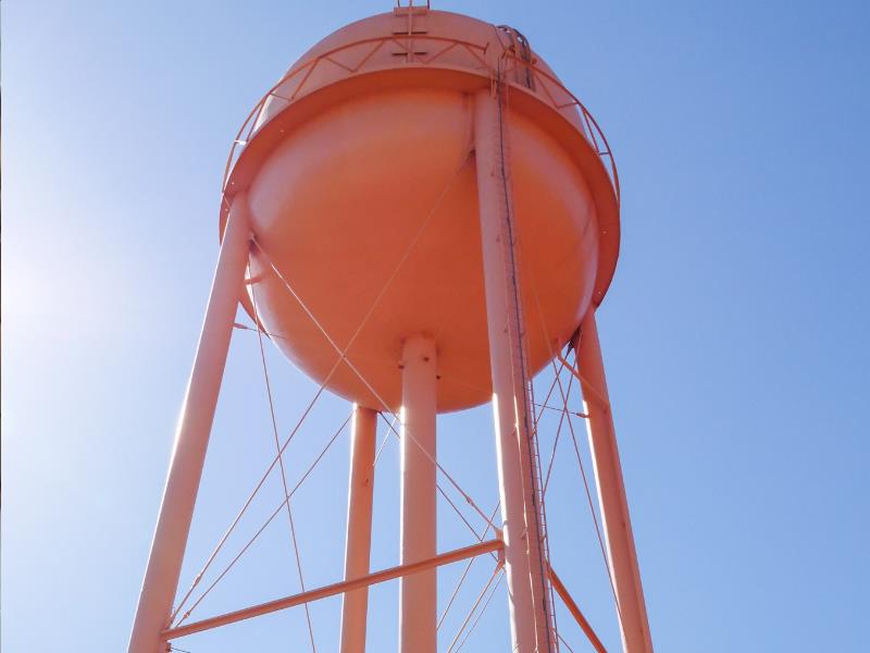 An example of a water tank, which uses gravity to create water pressure